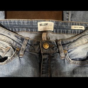 William Rast size 28 Perfect Skinny never worn. 14” waist across. 28” inseam